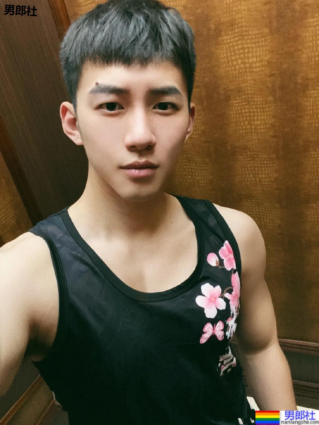 有一个奶狗男朋友，是一种什么样的体验。 - 51虹马