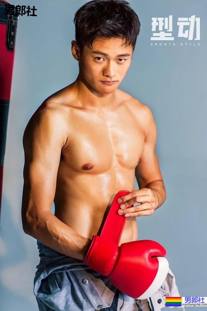 谢震业的腹肌，苏炳添的翘臀，梁劲生的长腿，田径队老公们的写真yyds! - 51虹马