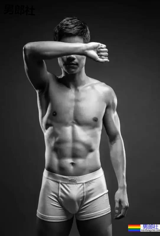 谢震业的腹肌，苏炳添的翘臀，梁劲生的长腿，田径队老公们的写真yyds! - 51虹马