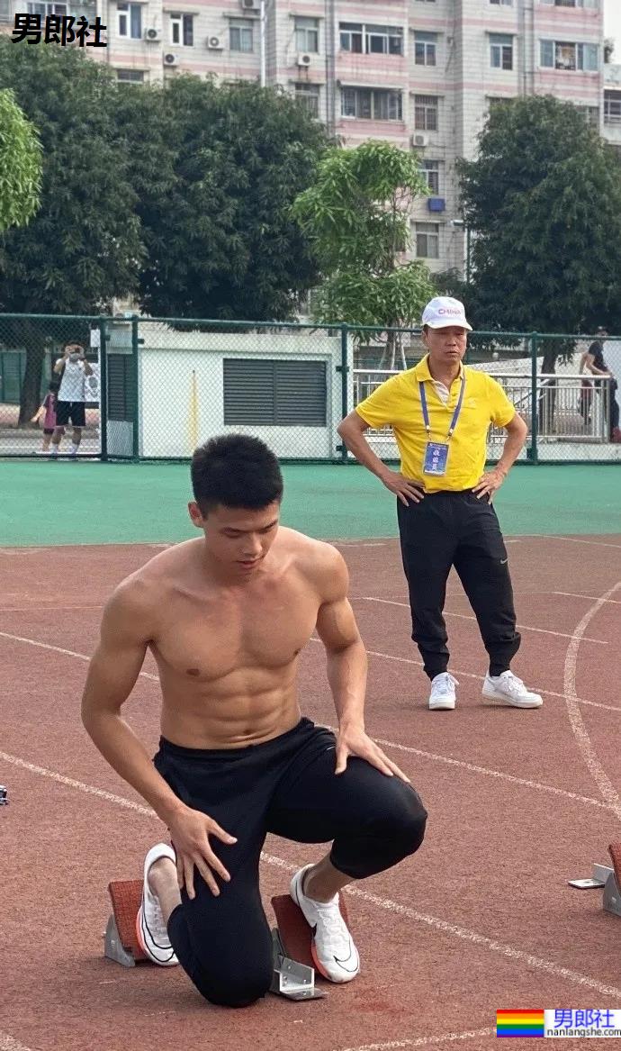 谢震业的腹肌，苏炳添的翘臀，梁劲生的长腿，田径队老公们的写真yyds! - 51虹马