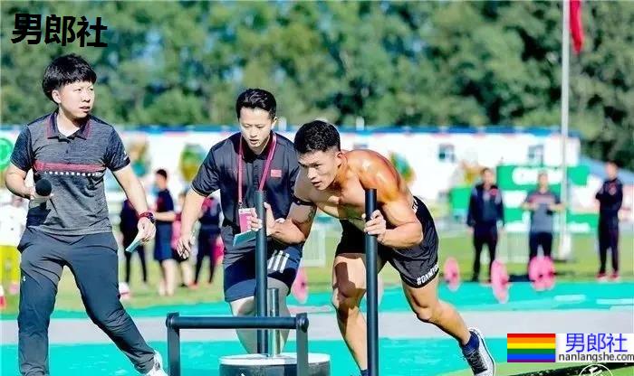 皮划艇肌肉运动员火了，野性荷尔蒙炸裂，网友直呼老公！ - 51虹马