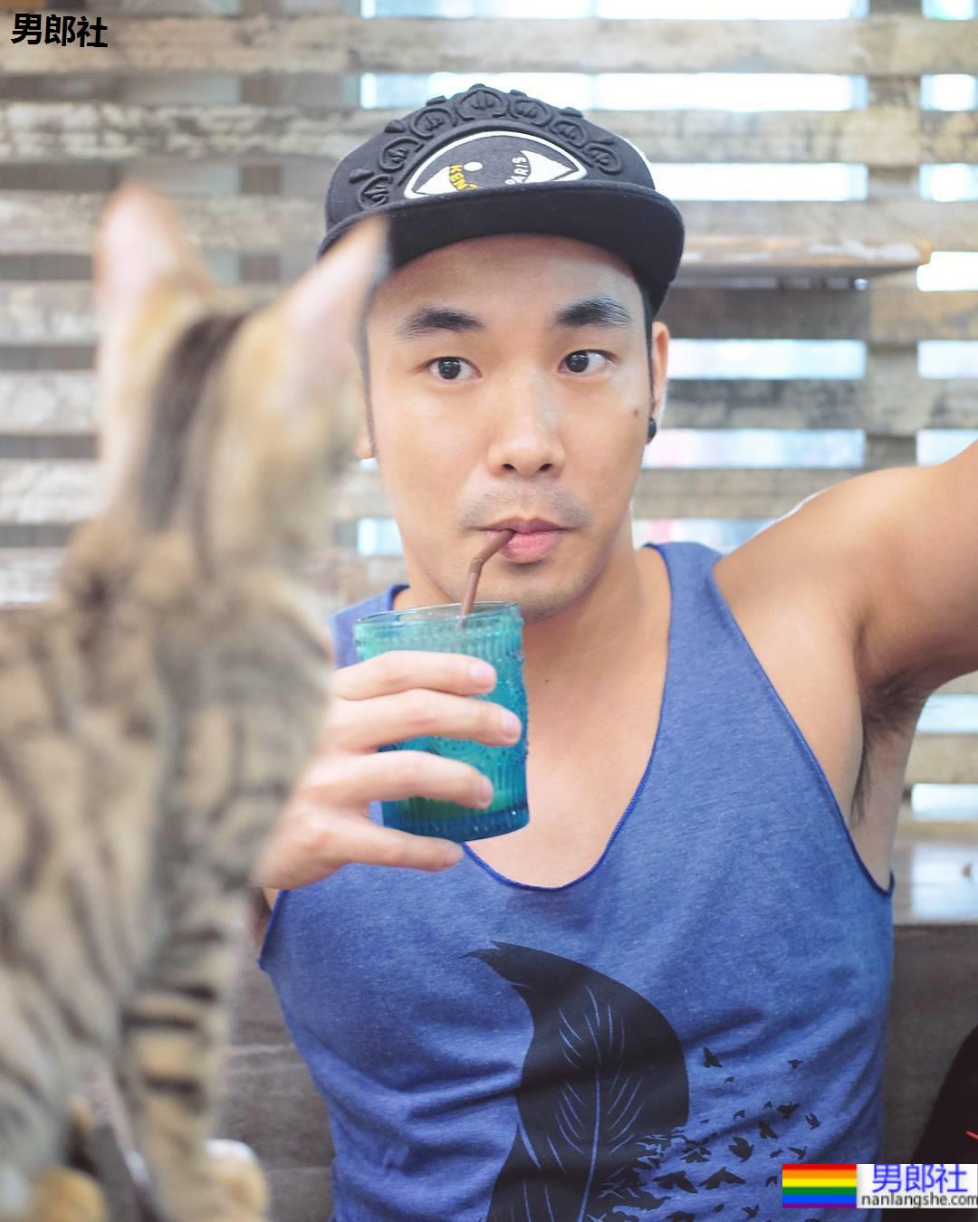 阳光、沙滩、大海！让泰国小鲜肉帮你抓住夏天翘起的尾巴：Adrian Roy Esmeris - 51虹马