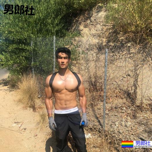 帅破天际外科医生！少女心復发怎么治才好：Alex Landi - 51虹马