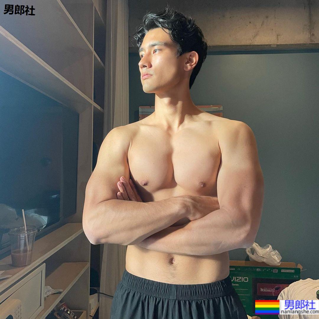 帅破天际外科医生！少女心復发怎么治才好：Alex Landi - 51虹马