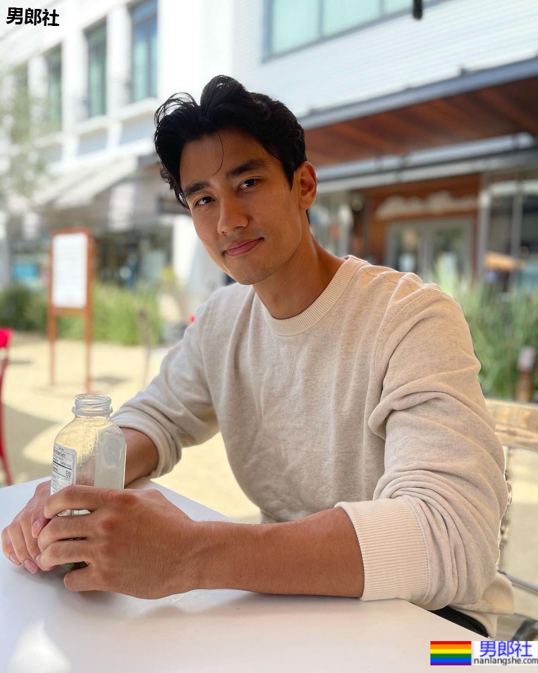 帅破天际外科医生！少女心復发怎么治才好：Alex Landi - 51虹马