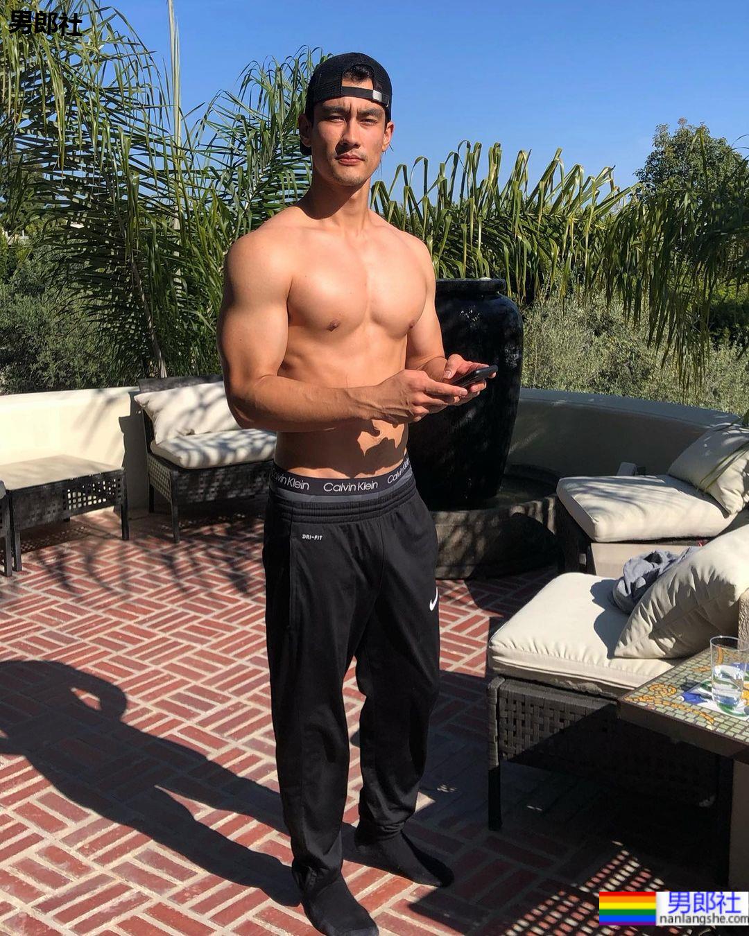 帅破天际外科医生！少女心復发怎么治才好：Alex Landi - 51虹马