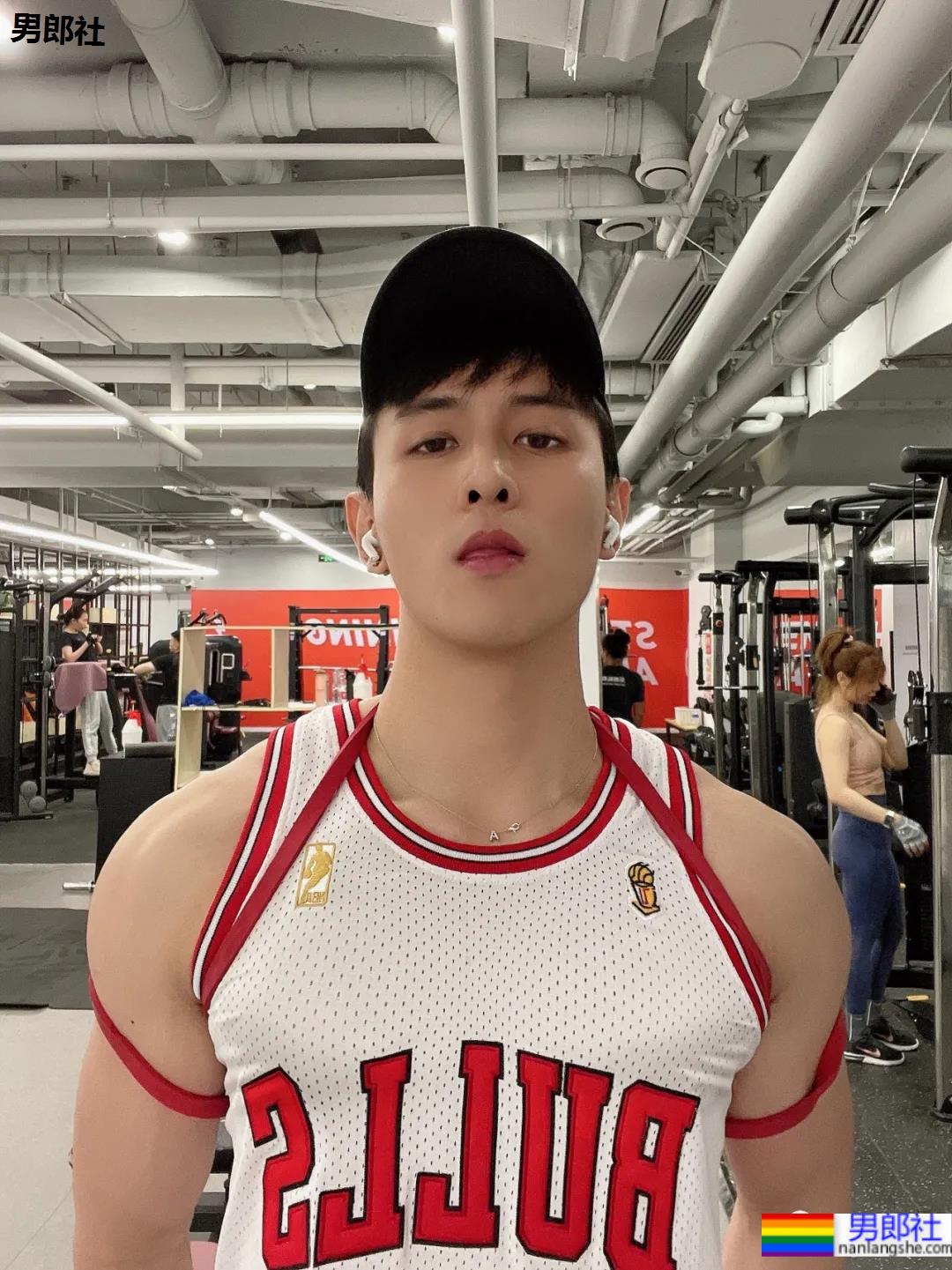 高颜值网红玩转流量密码，又奶又帅也太可了！-51虹马