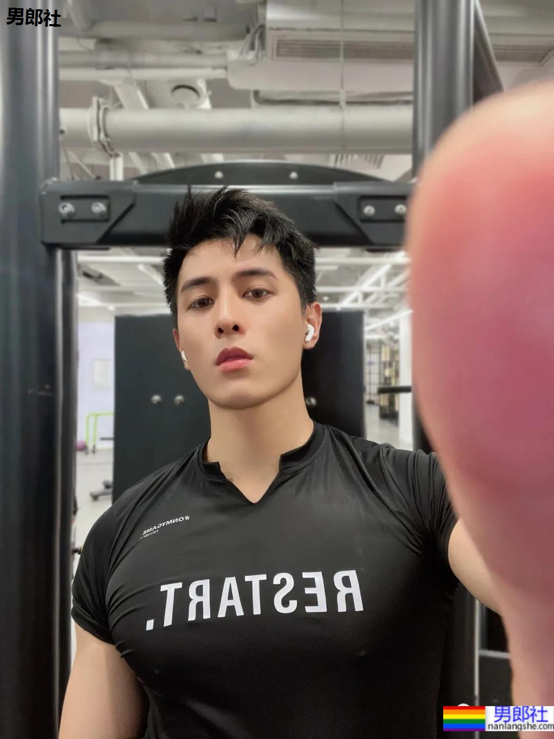 高颜值网红玩转流量密码，又奶又帅也太可了！ - 51虹马