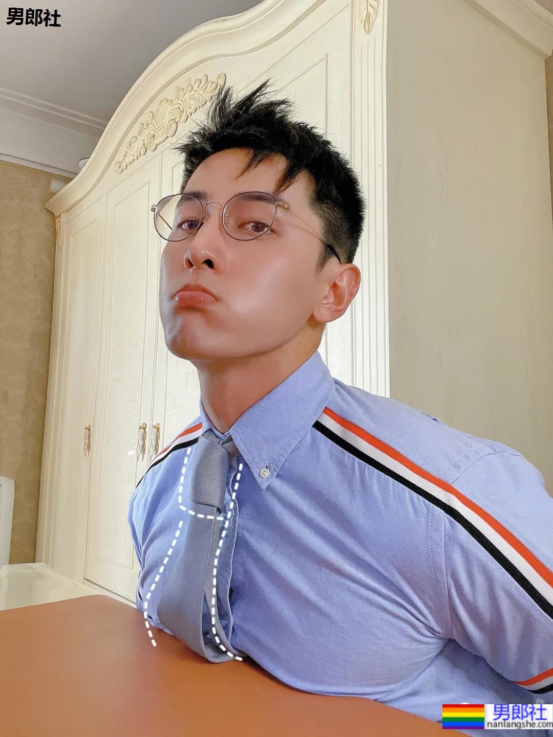 高颜值网红玩转流量密码，又奶又帅也太可了！ - 51虹马