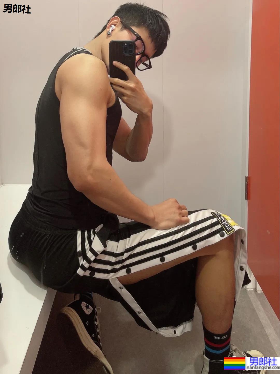 高颜值网红玩转流量密码，又奶又帅也太可了！ - 51虹马