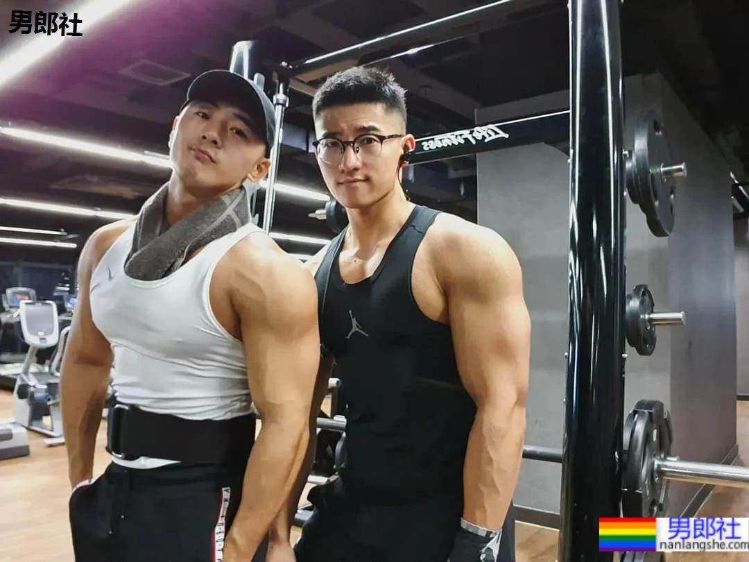 鼻子很大的肌肉小哥，这身材让网友都不淡定了！ - 51虹马