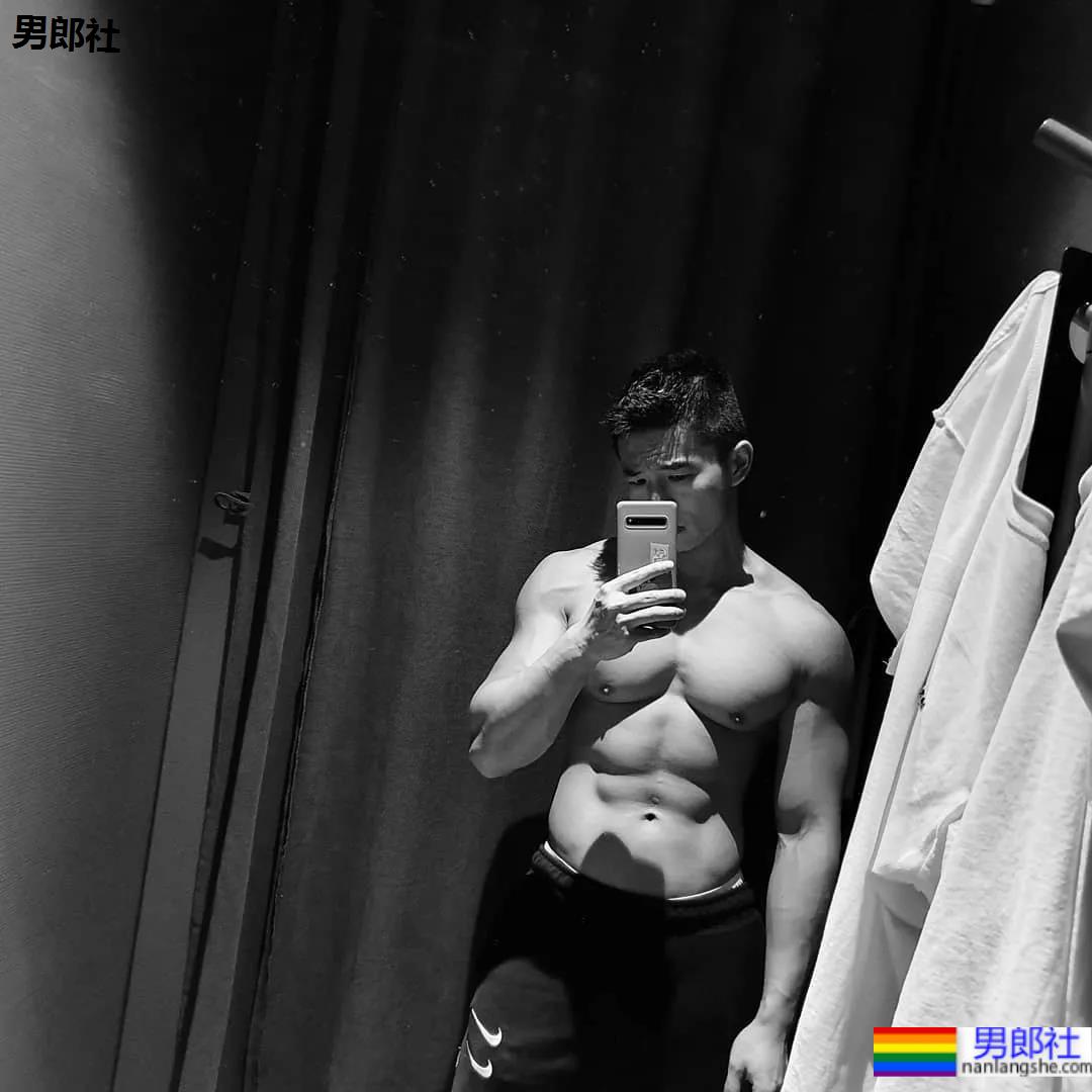 鼻子很大的肌肉小哥，这身材让网友都不淡定了！ - 51虹马