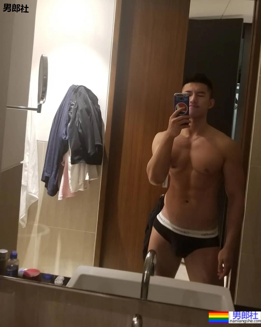 鼻子很大的肌肉小哥，这身材让网友都不淡定了！ - 51虹马