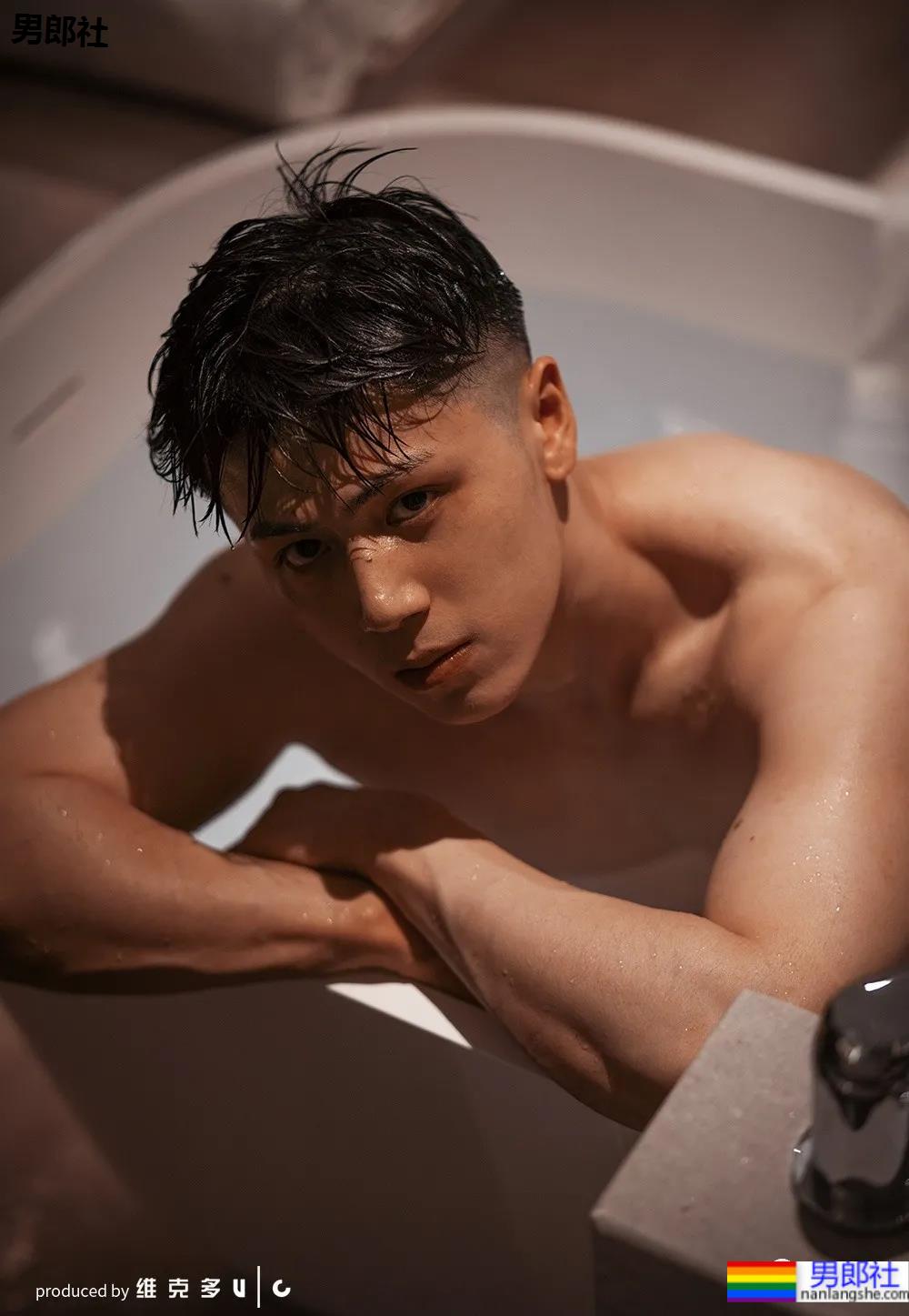 专访摄影师维克多​：在零下30°脱衣服拍写真是什么体验？ - 51虹马