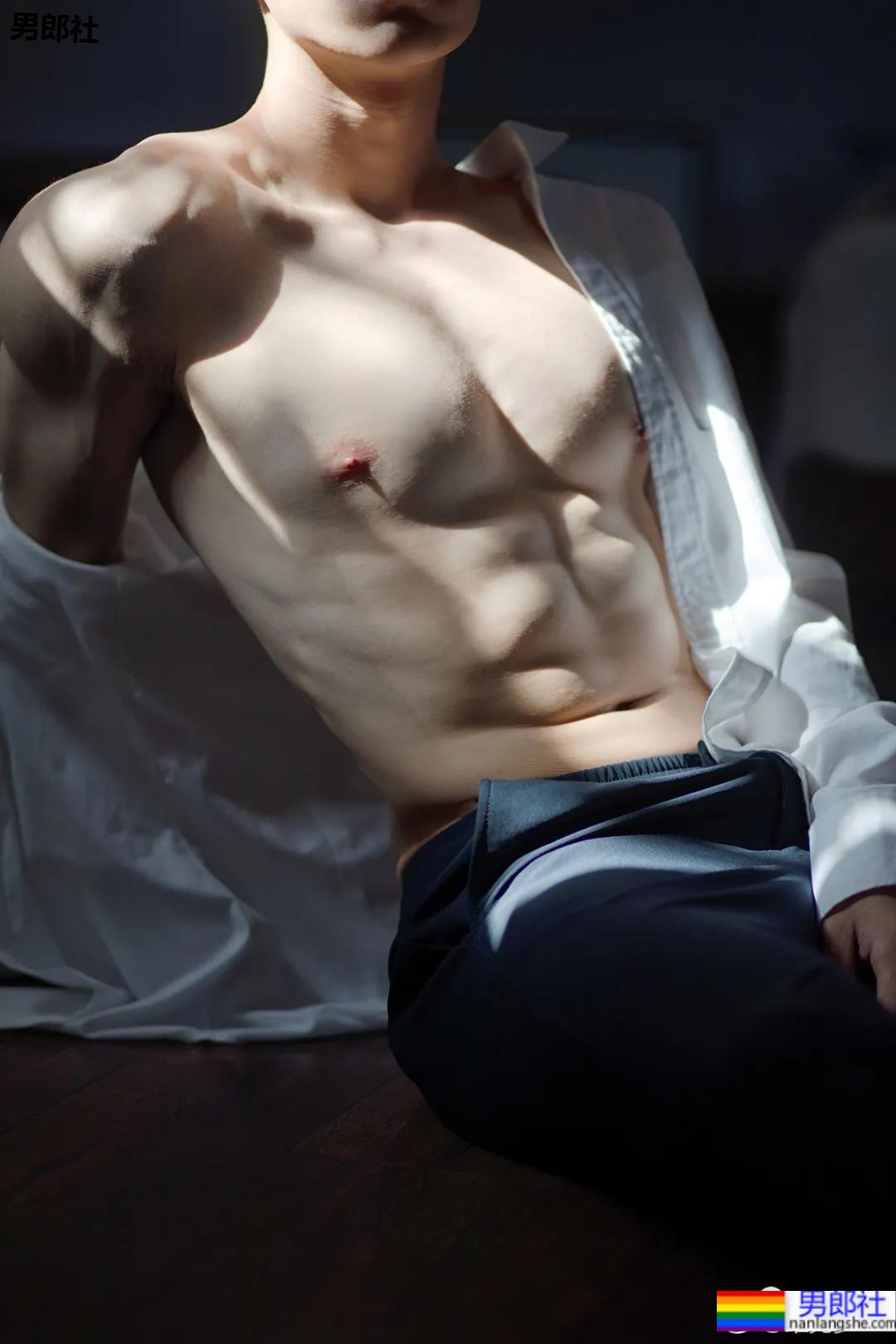 专访摄影师维克多​：在零下30°脱衣服拍写真是什么体验？ - 51虹马