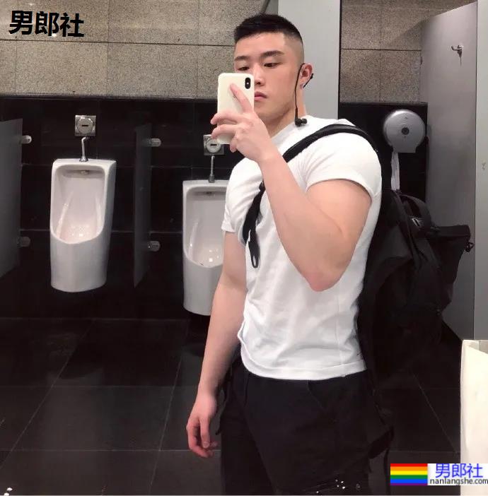 寸头网红博主胸肌大到犯规,网友们看后都不淡定了!-51虹马