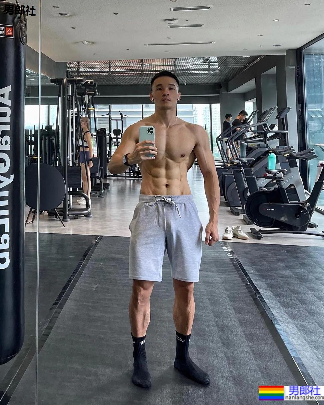 成都鲨鱼肌小哥爆红推特,有谁不可以吗? - 51虹马 成都鲨鱼肌小哥爆红推特,有谁不可以吗? - 51虹马