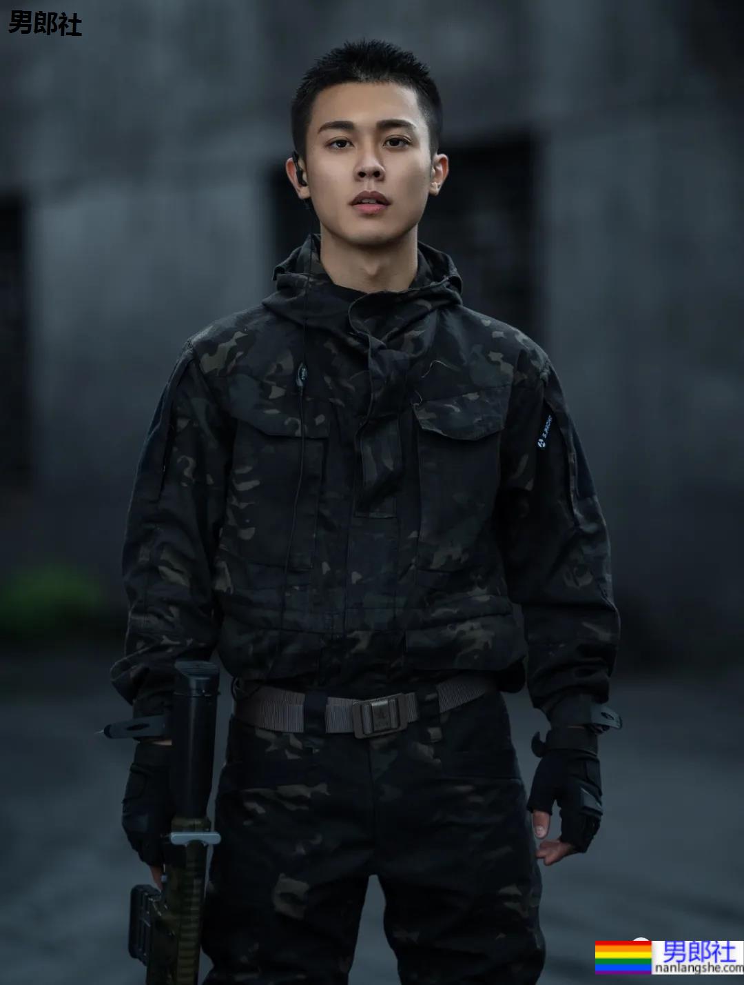 被于正AI换脸的退伍小哥找到了！制服零差评的他也太香了！ - 51虹马