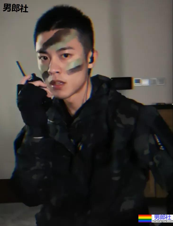 被于正AI换脸的退伍小哥找到了！制服零差评的他也太香了！ - 51虹马