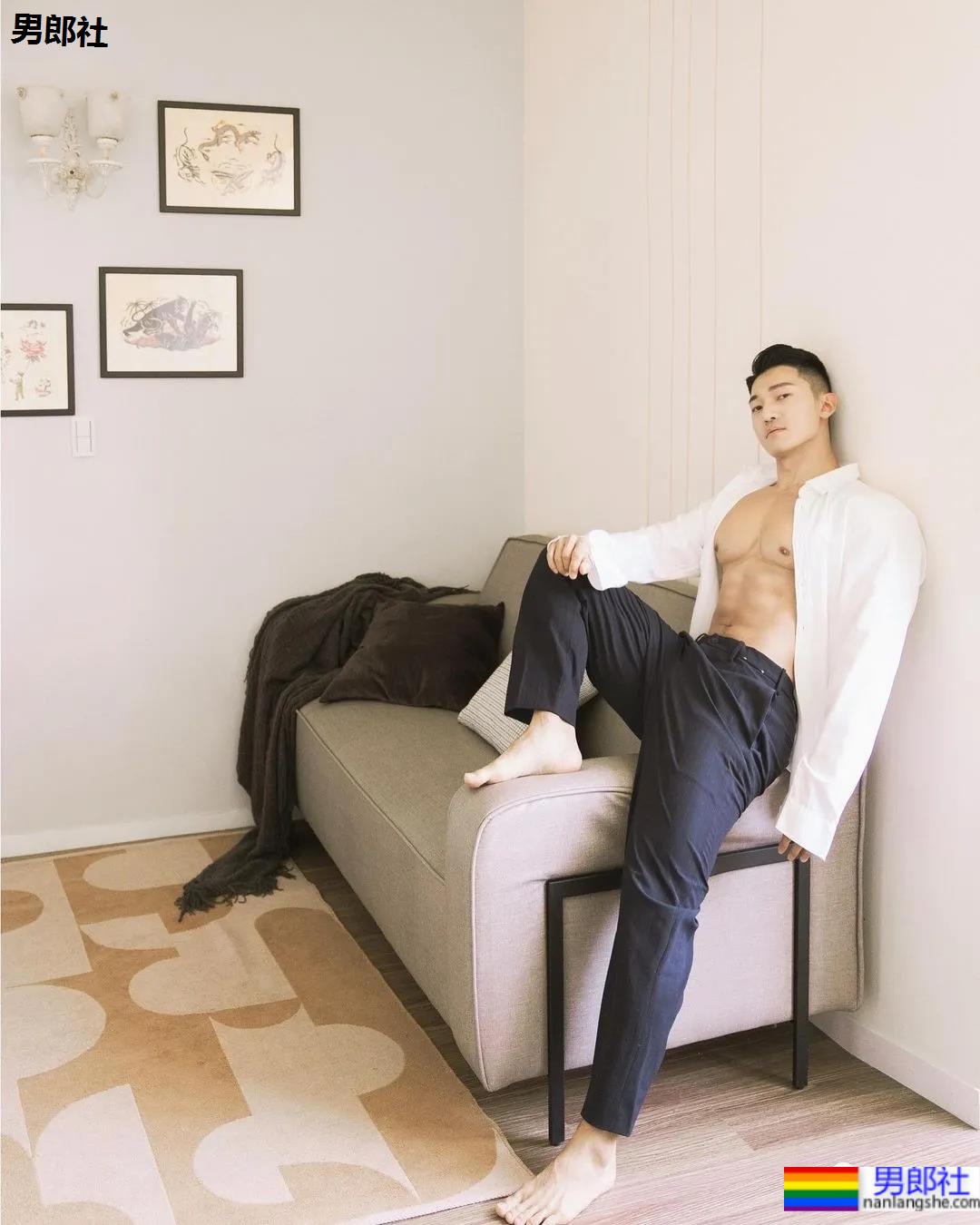 能让金主高兴的合不拢嘴,除了他的写真还有谁?-51虹马