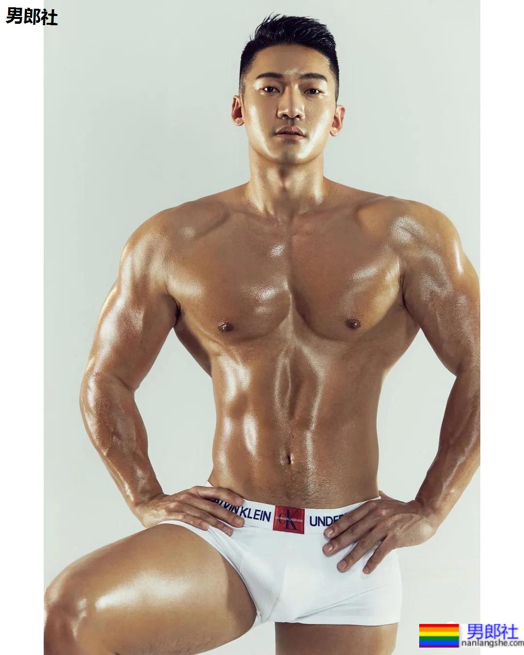 能让金主高兴的合不拢嘴，除了他的写真还有谁？ - 51虹马