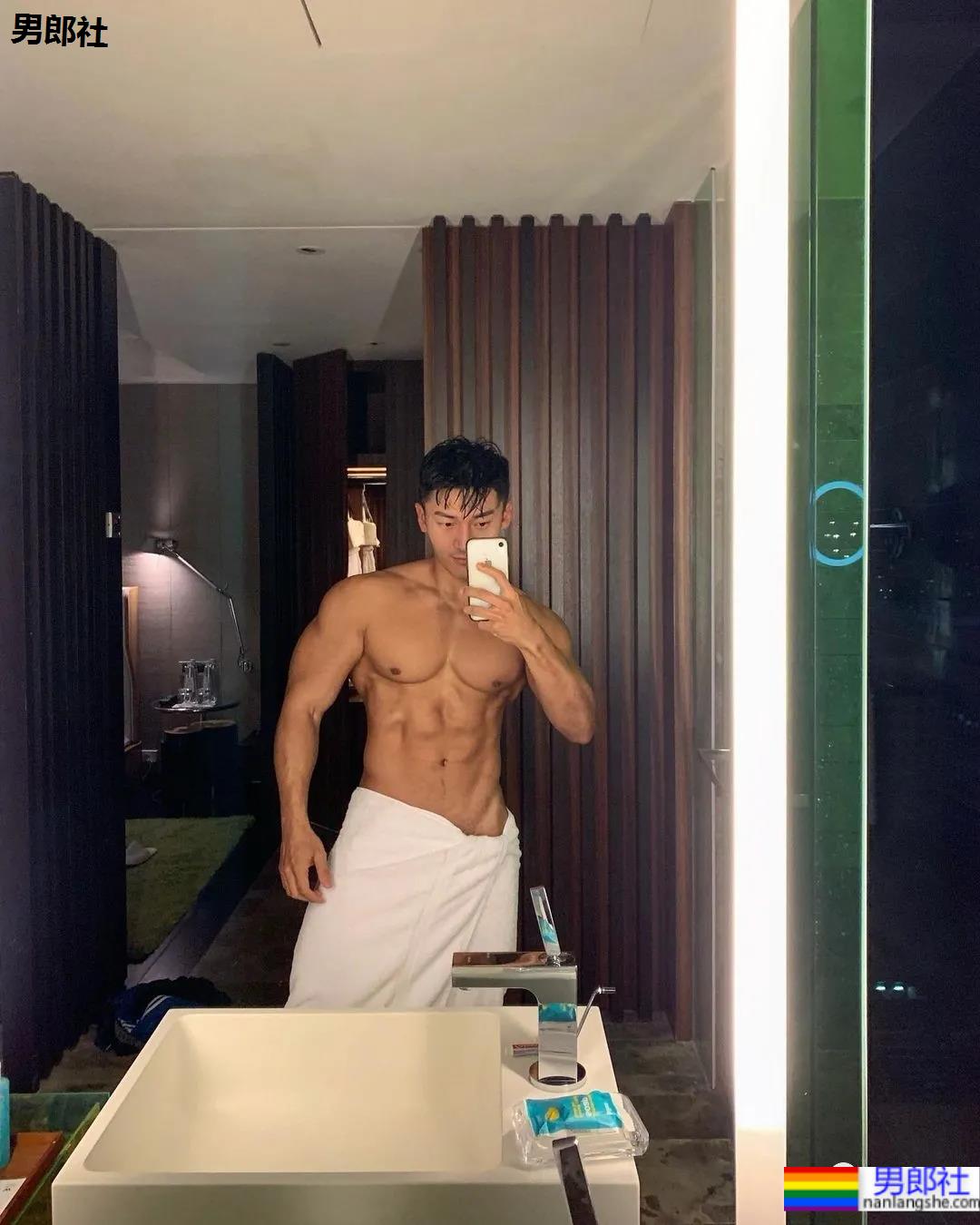 能让金主高兴的合不拢嘴，除了他的写真还有谁？ - 51虹马