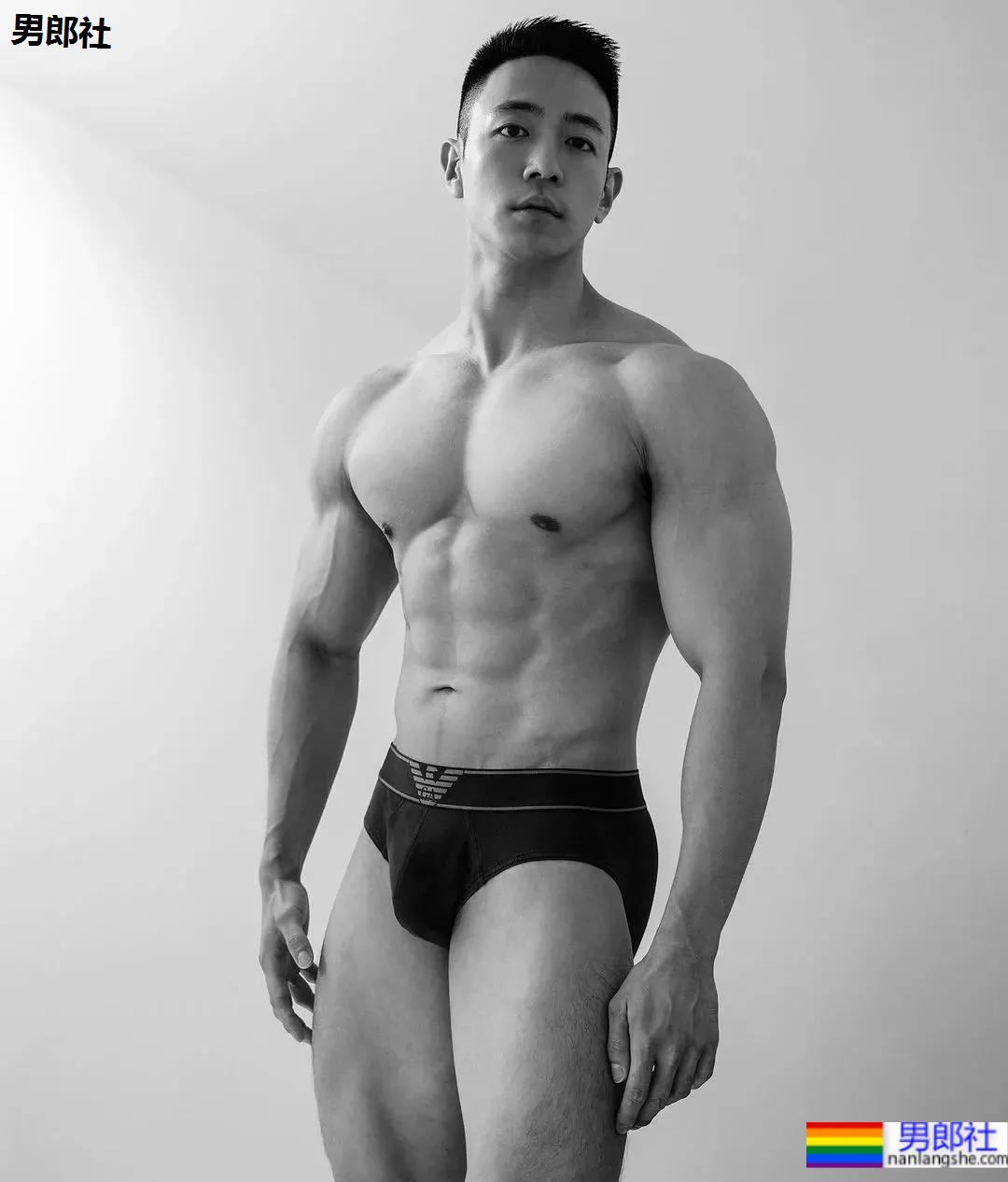 一个能满足金主所有幻想的肌肉壮男！ - 51虹马