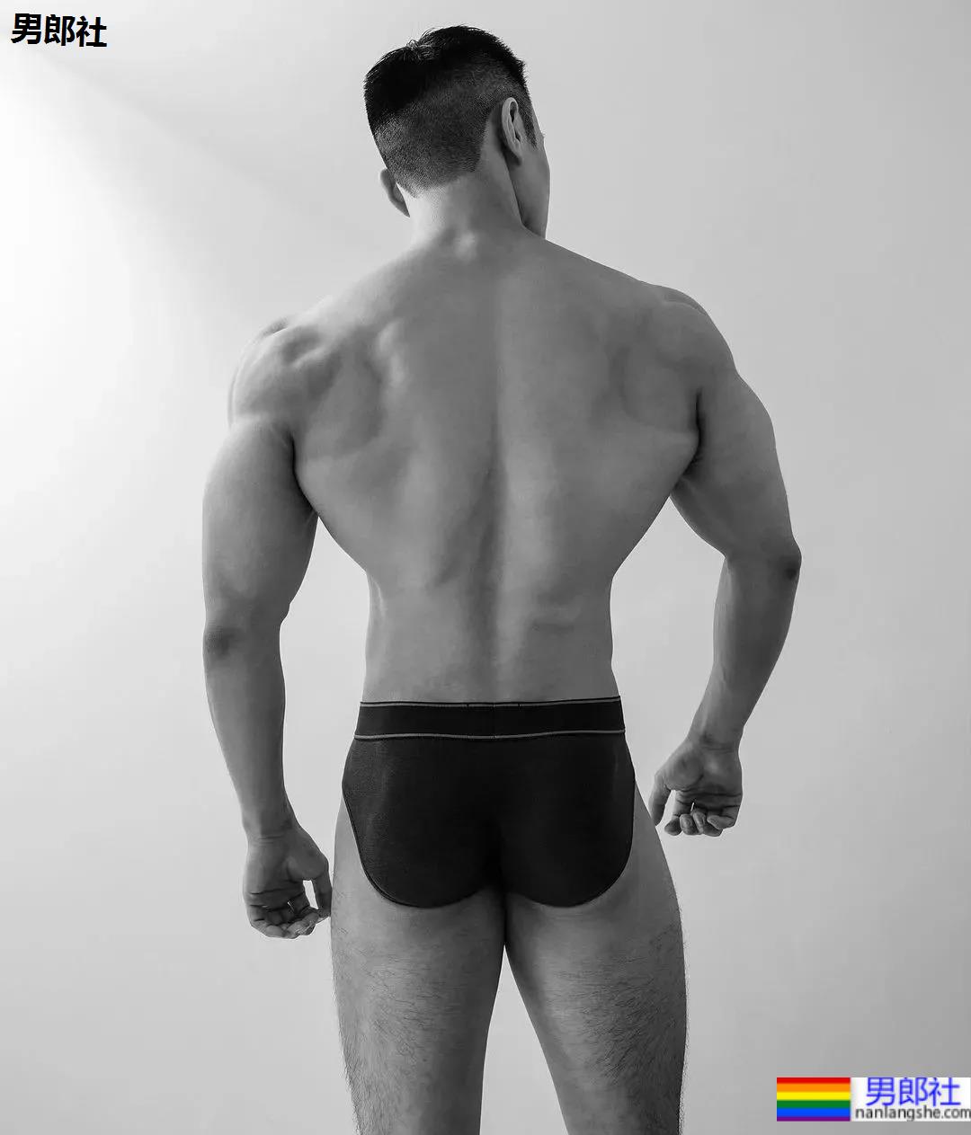 一个能满足金主所有幻想的肌肉壮男！ - 51虹马