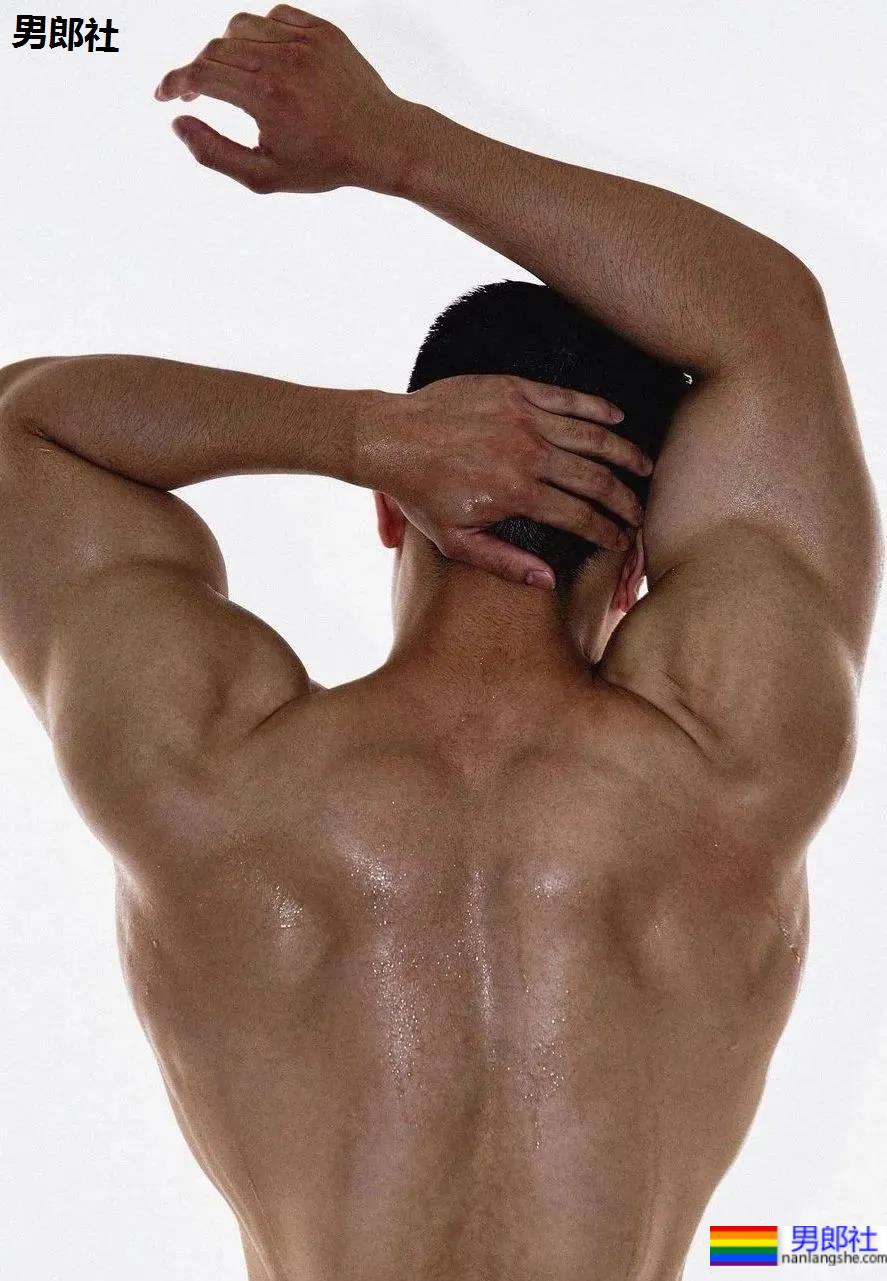 一个能满足金主所有幻想的肌肉壮男！ - 51虹马