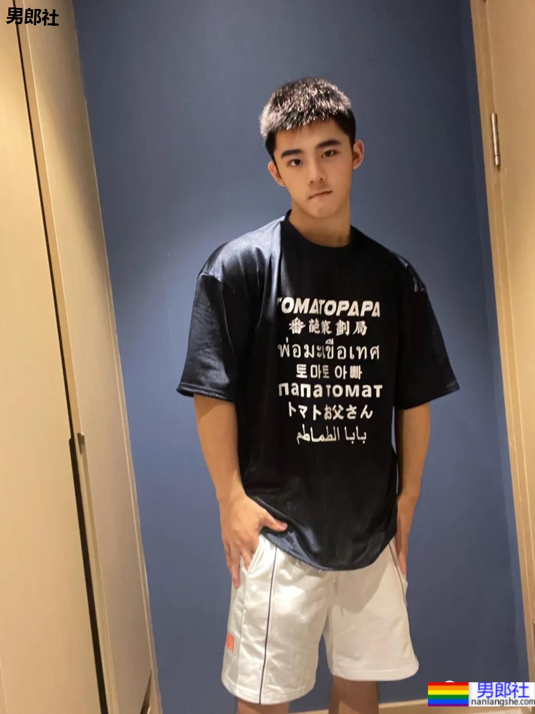 童颜肌肉小奶狗，你接受这么可爱的腹肌男友吗？ - 51虹马