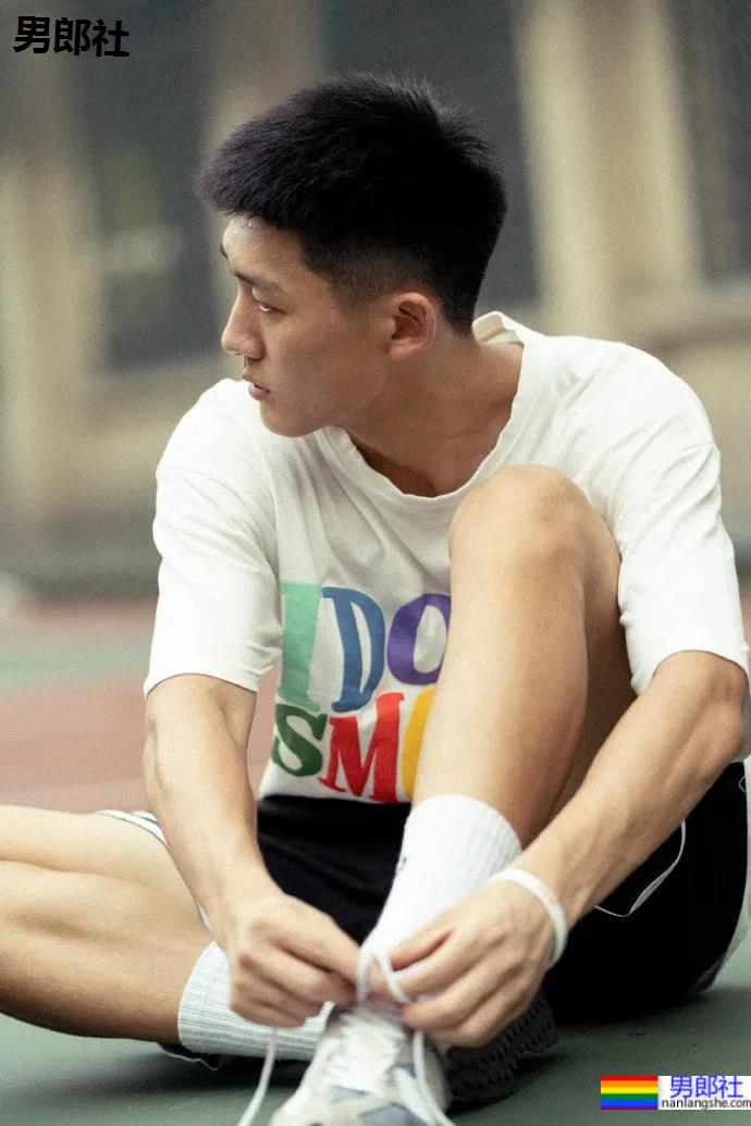 湖南理工02年185CM篮球体育生,薄肌寸头长腿弟弟也太可了吧! - 51虹马 湖南理工02年185CM篮球体育生,薄肌寸头长腿弟弟也太可了吧! - 51虹马