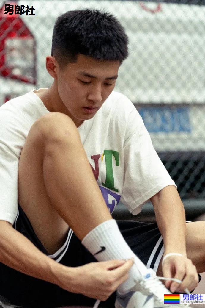 湖南理工02年185CM篮球体育生,薄肌寸头长腿弟弟也太可了吧! - 51虹马 湖南理工02年185CM篮球体育生,薄肌寸头长腿弟弟也太可了吧! - 51虹马