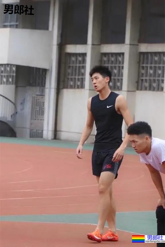 湖南理工02年185CM篮球体育生,薄肌寸头长腿弟弟也太可了吧! - 51虹马 湖南理工02年185CM篮球体育生,薄肌寸头长腿弟弟也太可了吧! - 51虹马