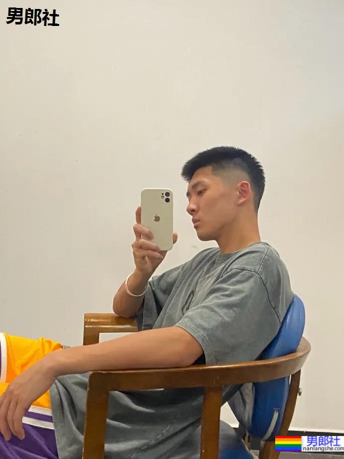 湖南理工02年185CM篮球体育生,薄肌寸头长腿弟弟也太可了吧! - 51虹马 湖南理工02年185CM篮球体育生,薄肌寸头长腿弟弟也太可了吧! - 51虹马