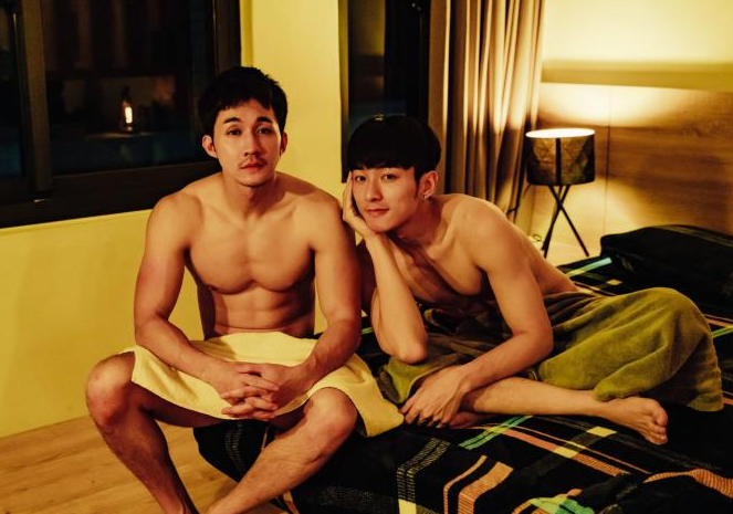 刘道玄为戏勤练完美胸肌,夸钟岳轩闻起来有股淡淡的水蜜桃香气-51虹马