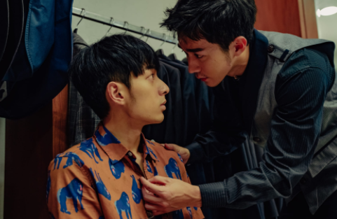 刘道玄为戏勤练完美胸肌，夸钟岳轩闻起来有股淡淡的水蜜桃香气 - 51虹马