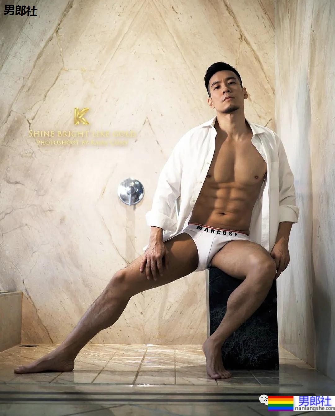 胡子正装肌肉男脱衣玩水，这谁能抵挡得了啊！ - 51虹马