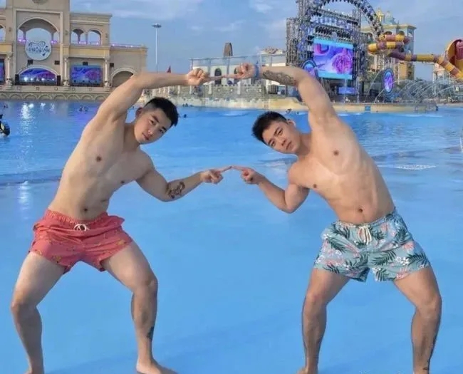 宁波这对双胞胎肌肉帅哥火了！-51虹马