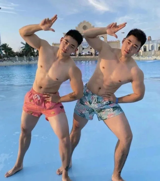 宁波这对双胞胎肌肉帅哥火了！ - 51虹马