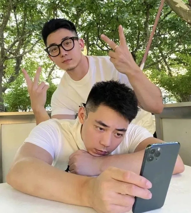 宁波这对双胞胎肌肉帅哥火了！ - 51虹马