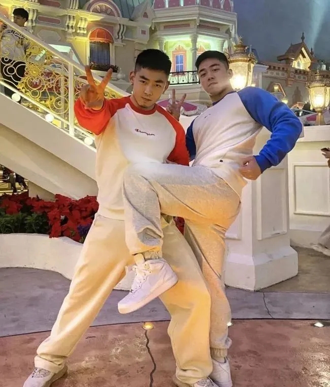 宁波这对双胞胎肌肉帅哥火了！ - 51虹马