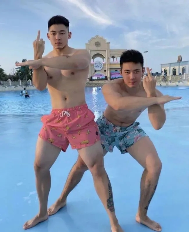 宁波这对双胞胎肌肉帅哥火了！ - 51虹马