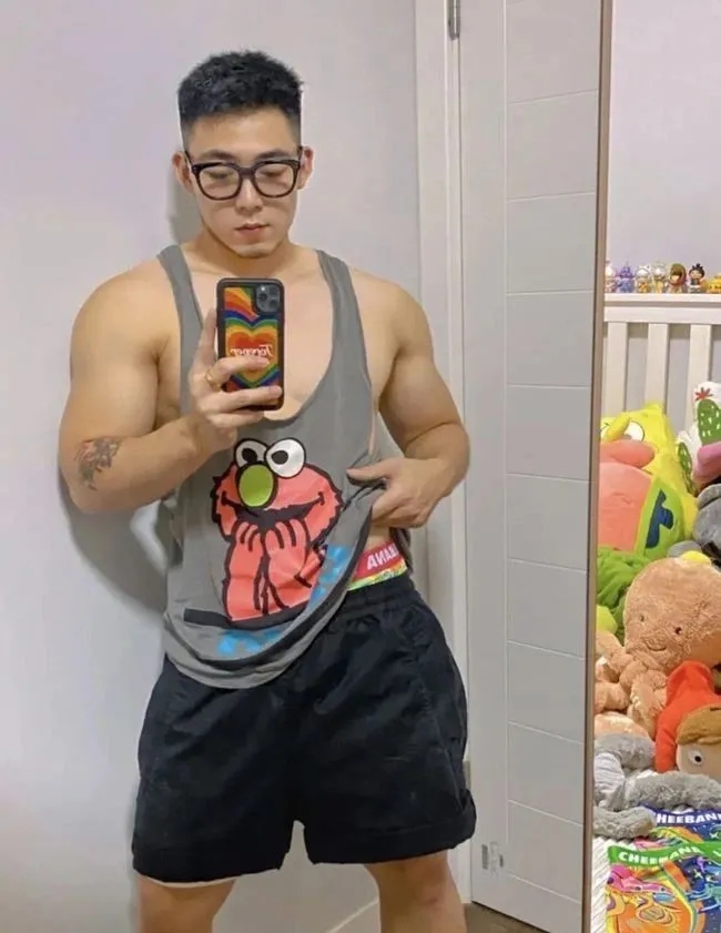 宁波这对双胞胎肌肉帅哥火了！ - 51虹马