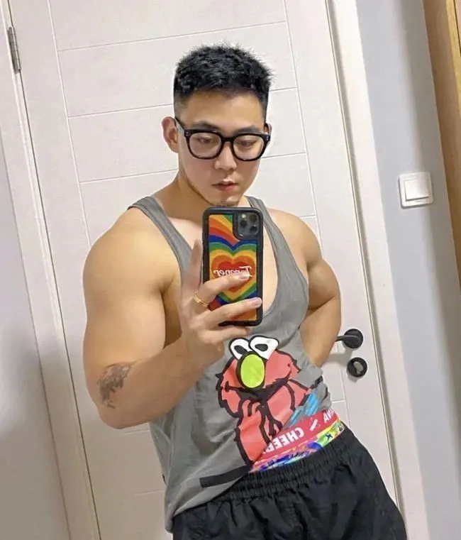 宁波这对双胞胎肌肉帅哥火了！ - 51虹马