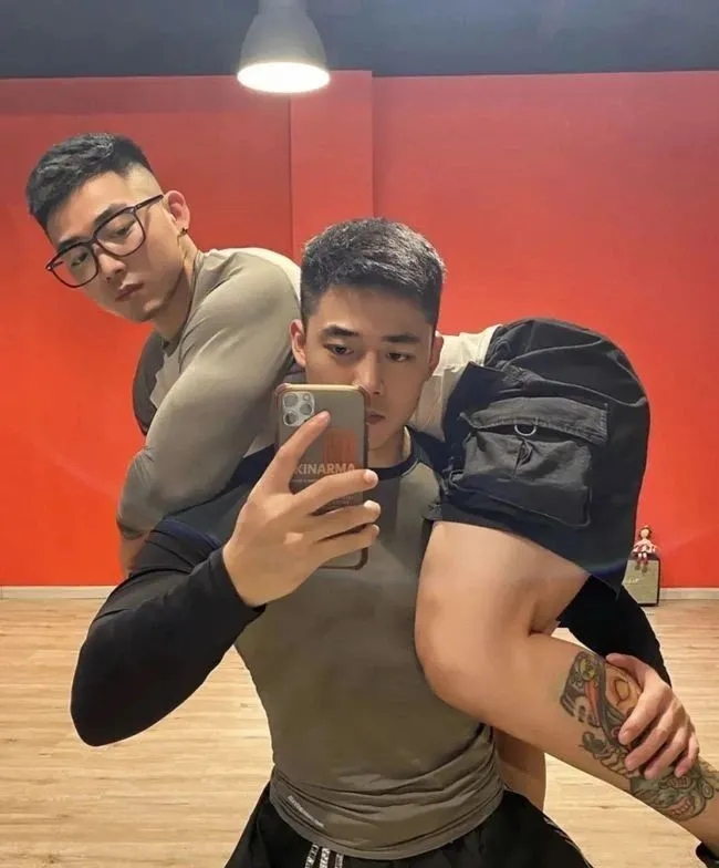 宁波这对双胞胎肌肉帅哥火了！ - 51虹马