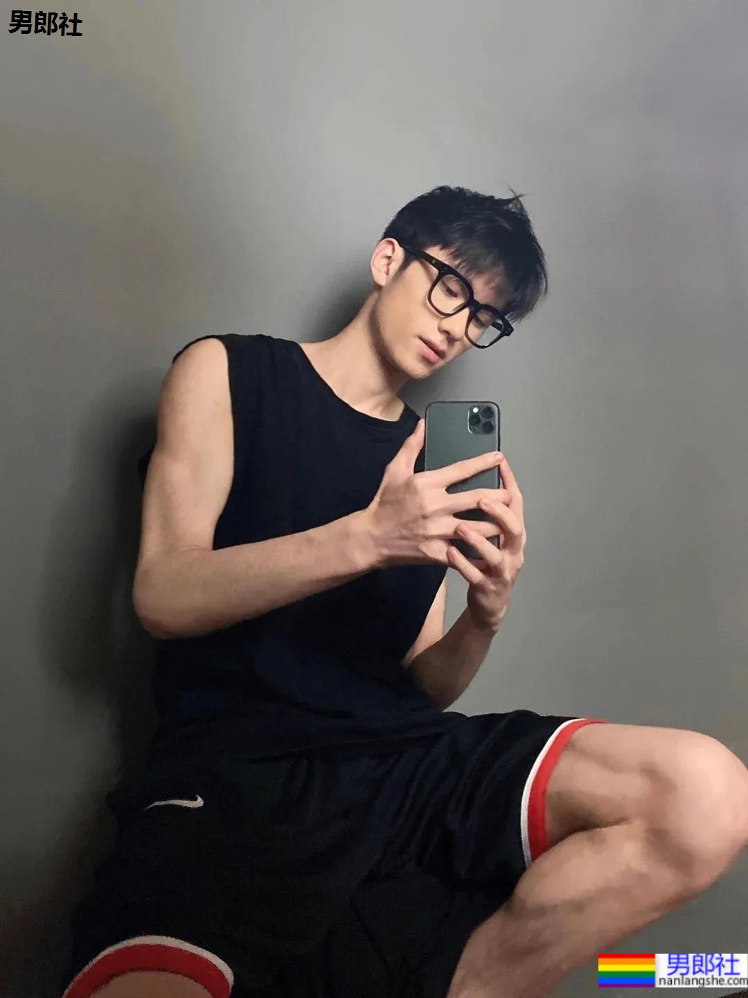 18岁毛球小哥哥太帅了！-51虹马