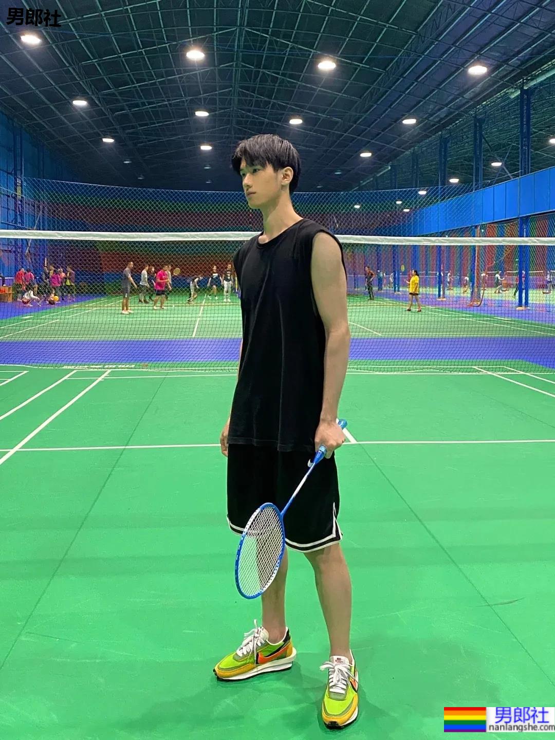 18岁毛球小哥哥太帅了！ - 51虹马