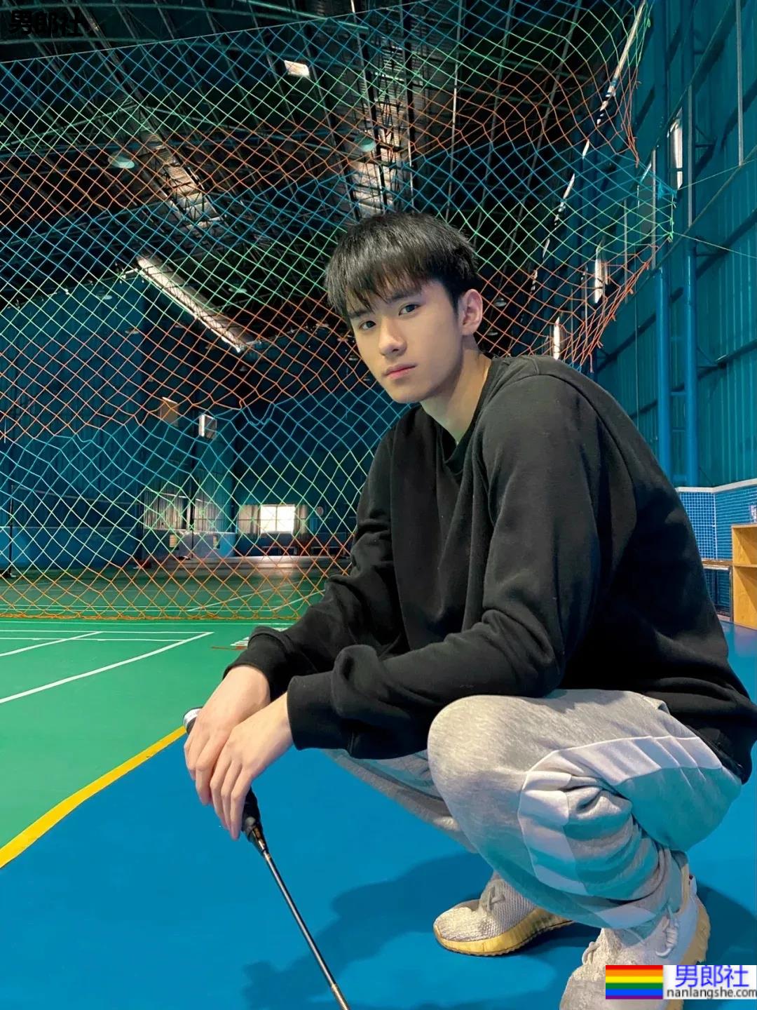 18岁毛球小哥哥太帅了！ - 51虹马