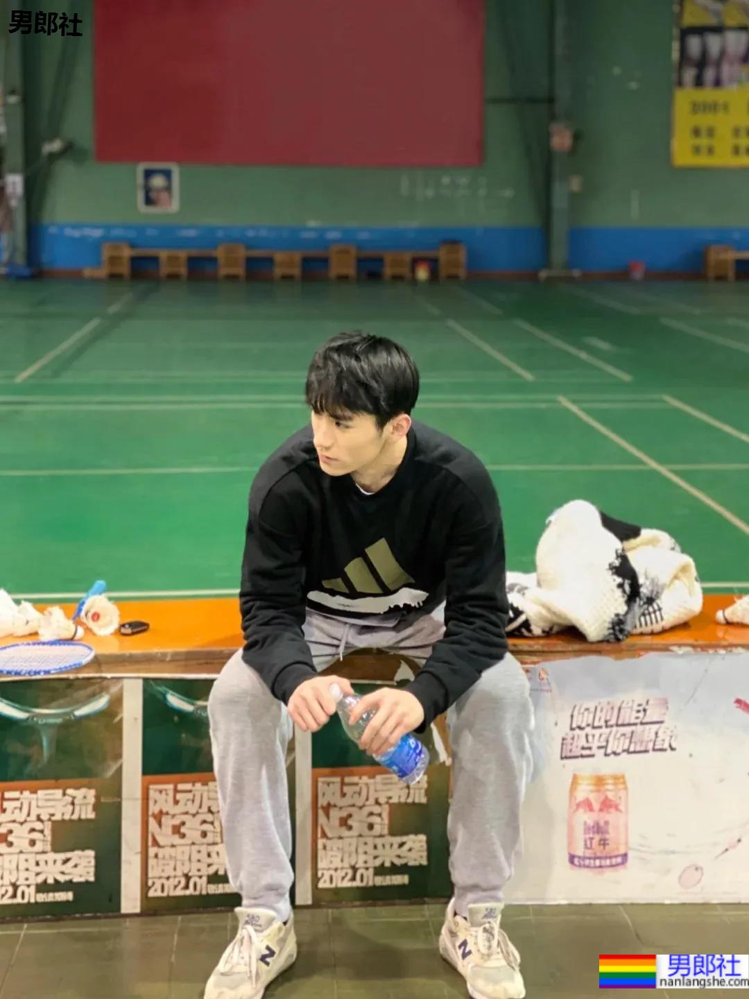 18岁毛球小哥哥太帅了！ - 51虹马