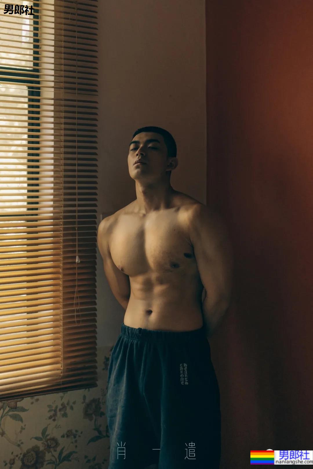 专访网红帅哥刘聪：寸头男生到底有多欲！四川屈楚萧太爱了！-51虹马